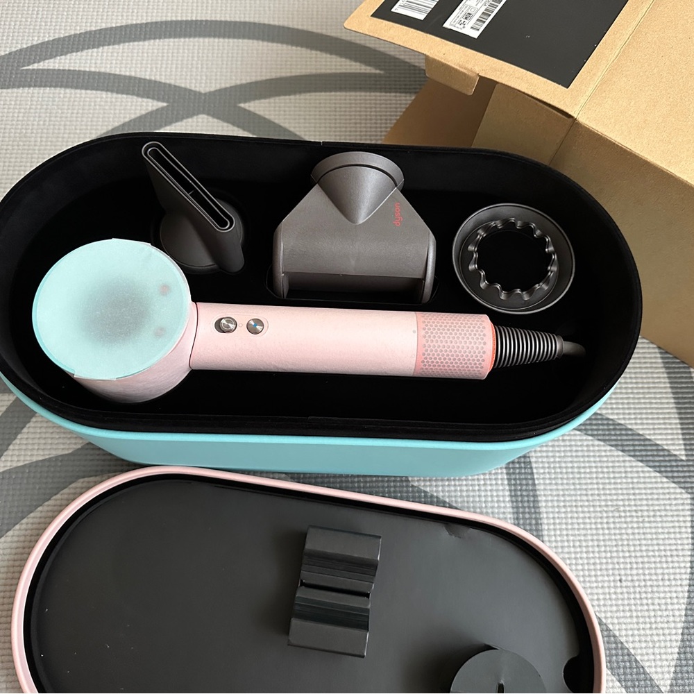 Special edition Dyson Supersonic™ hair dryer Ceramic Pop